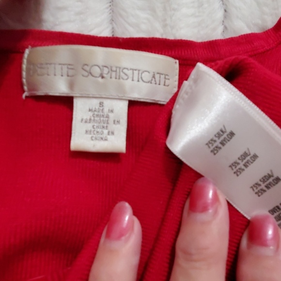 Petite Sophisticate•Rich red top/sweater•beads - Picture 3 of 8